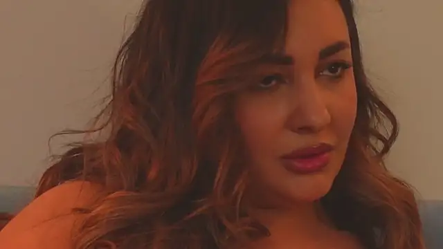 Snapshot of YaaraCollins chatting on 02/25/25, 11:44 YaaraCollins online show from 02/25/25, 11:44