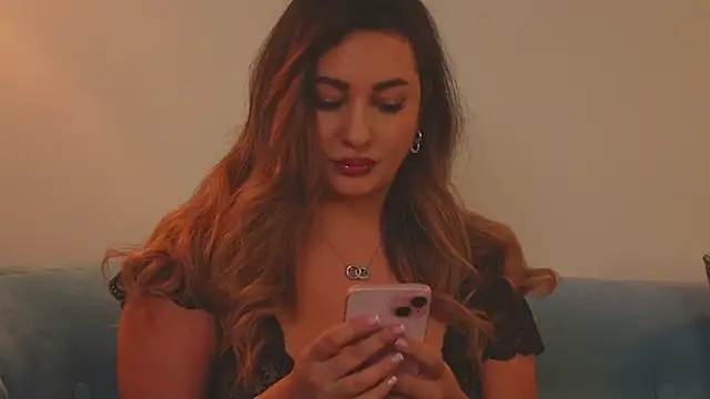 Snapshot of YaaraCollins chatting on 02/28/25, 12:54 YaaraCollins online show from 02/28/25, 12:54