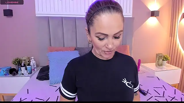 chantall1375 online show from 02/16/25, 07:38