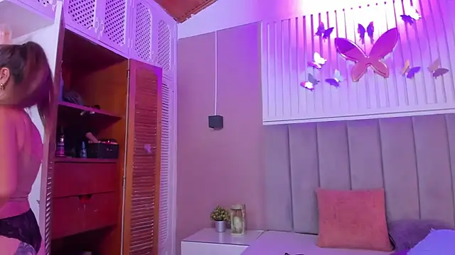 chantall1375 online show from 02/20/25, 01:57