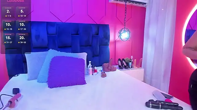 chantall1375 online show from 12/03/25, 11:30