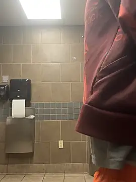 Snapshot of cumgitsumdic chatting on 02/06/25, 05:40 cumgitsumdic online show from 02/06/25, 05:40