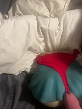 Snapshot of cumgitsumdic chatting on 03/17/25, 09:02 cumgitsumdic online show from 03/17/25, 09:02