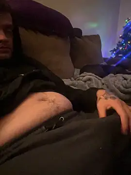 Snapshot of cumgitsumdic chatting on 12/01/25, 12:26 cumgitsumdic online show from 12/01/25, 12:26