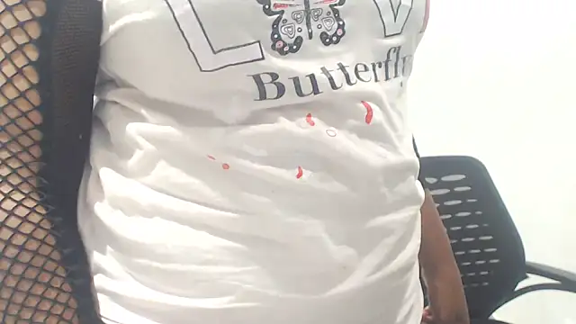 Snapshot of Samantha69x chatting on 01/15/25, 05:47 Samantha69x online show from 01/15/25, 05:47