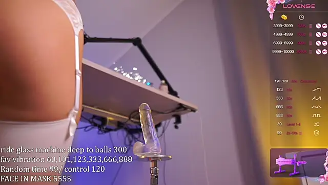 Snapshot of iamsavagegirl7 chatting on 02/20/25, 04:46 iamsavagegirl7 online show from 02/20/25, 04:46