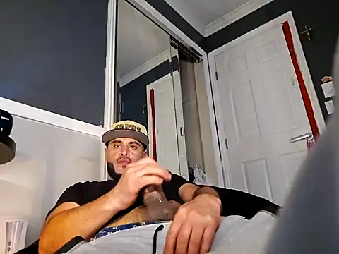 Snapshot of gardy8585 chatting on 01/15/25, 08:26 gardy8585 online show from 01/15/25, 08:26