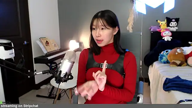 Snapshot of minarocket_ chatting on 02/15/26, 07:43 minarocket online show from 02/15/26, 07:43