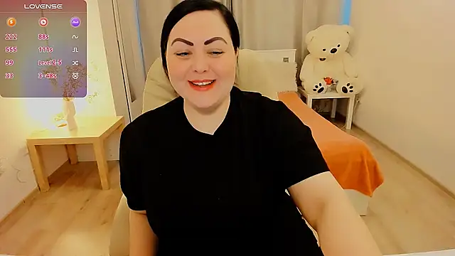 Snapshot of Nina_Hopper chatting on 01/13/26, 12:43 Nina Hopper online show from 01/13/26, 12:43