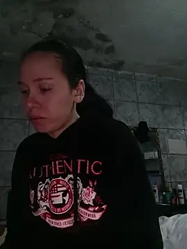Venusluxodomme online show from 06/04/26, 07:36