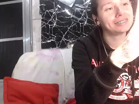 Venusluxodomme online show from 06/07/26, 02:27