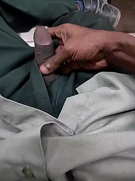 rocksred1 online show from 04/17/26, 06:22