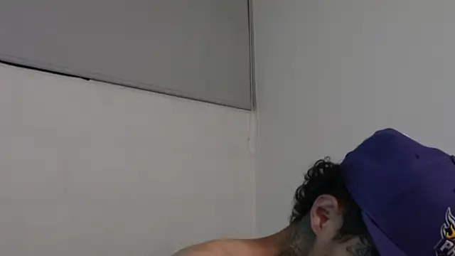 trieone online show from 03/01/25, 04:04