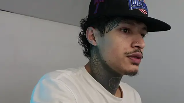 trieone online show from 03/05/25, 04:13