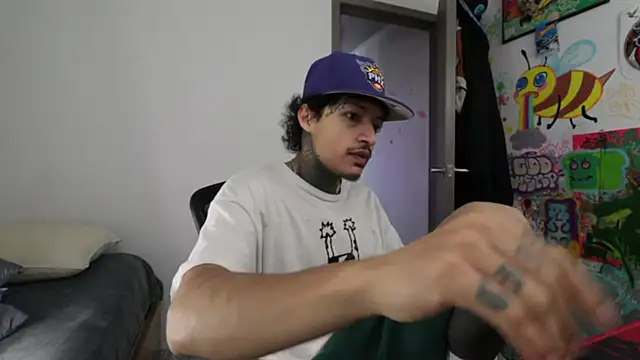 trieone online show from 09/11/25, 02:17