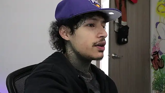 trieone online show from 02/11/26, 01:27