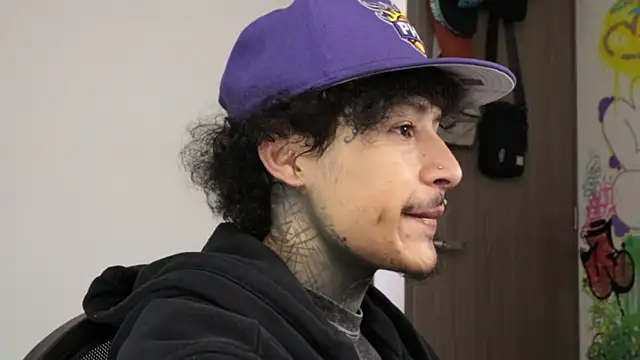 trieone online show from 03/24/26, 02:22