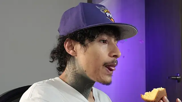 trieone online show from 04/22/26, 01:34