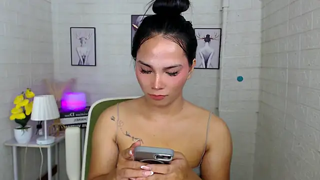 urnaughtydolly69 online show from 10/07/25, 11:18