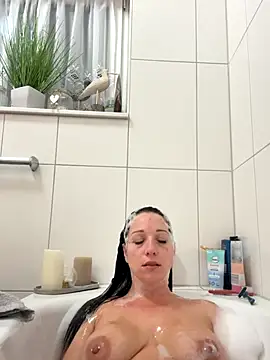 Viola Beck online show from 10/19/25, 06:52