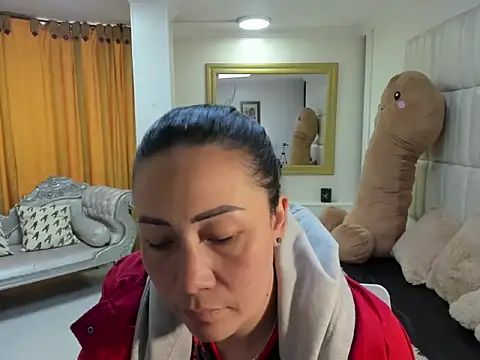 gaby trent online show from 11/10/25, 01:32