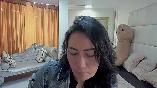 gaby trent online show from 02/10/26, 02:43