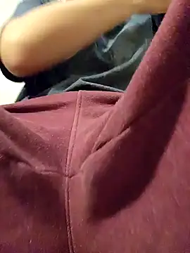 Snapshot of prettydoll97 chatting on 12/04/24, 03:54 prettydoll97 online show from 12/04/24, 03:54