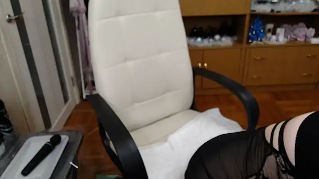 Snapshot of Mika_Passion chatting on 12/29/24, 03:03 Mika Passion online show from 12/29/24, 03:03