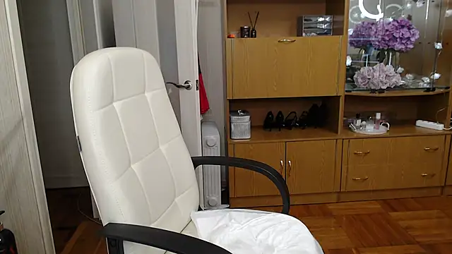 Snapshot of Mika_Passion chatting on 01/25/25, 12:47 Mika Passion online show from 01/25/25, 12:47