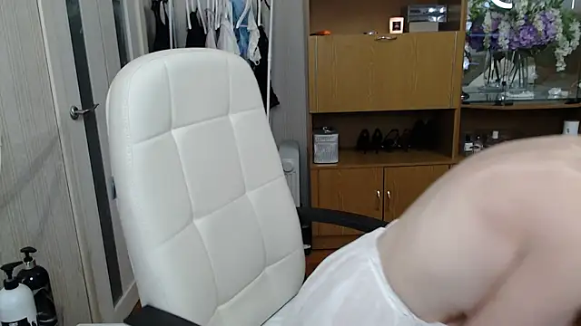 Snapshot of Mika_Passion chatting on 02/01/25, 03:50 Mika Passion online show from 02/01/25, 03:50