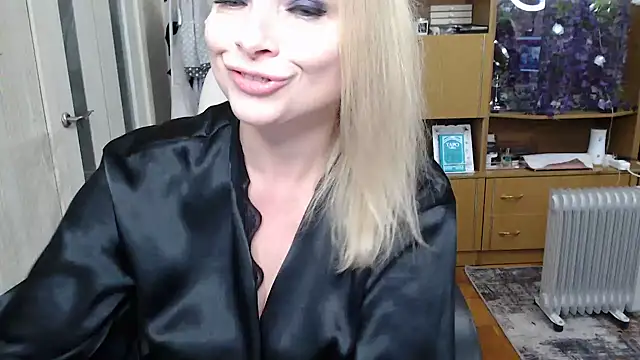 Snapshot of Mika_Passion chatting on 09/30/25, 09:47 Mika Passion online show from 09/30/25, 09:47