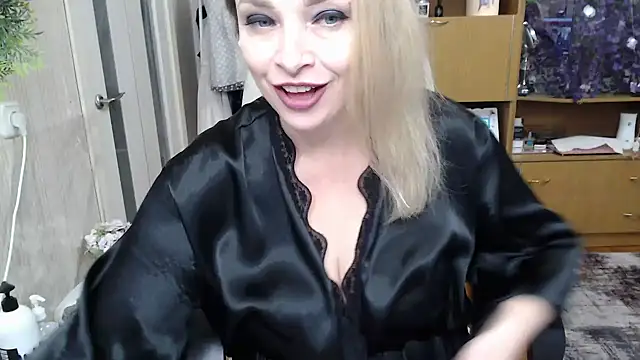 Snapshot of Mika_Passion chatting on 10/11/25, 07:51 Mika Passion online show from 10/11/25, 07:51