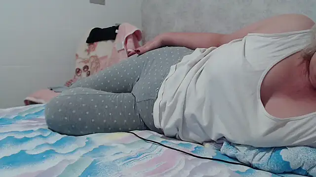 Snapshot of Miss_Night21 chatting on 01/12/25, 07:42 Miss Night21 online show from 01/12/25, 07:42