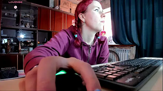 Snapshot of pa1e_pr1ncess chatting on 02/07/25, 12:17 pa1e pr1ncess online show from 02/07/25, 12:17