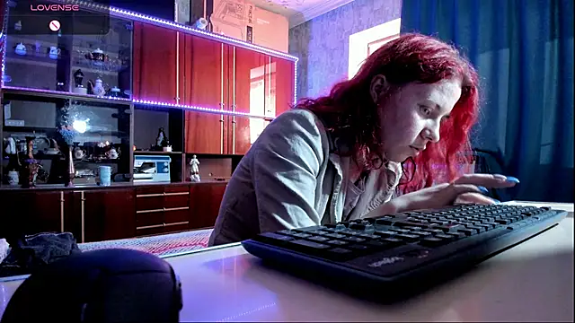 Snapshot of pa1e_pr1ncess chatting on 02/12/25, 12:33 pa1e pr1ncess online show from 02/12/25, 12:33