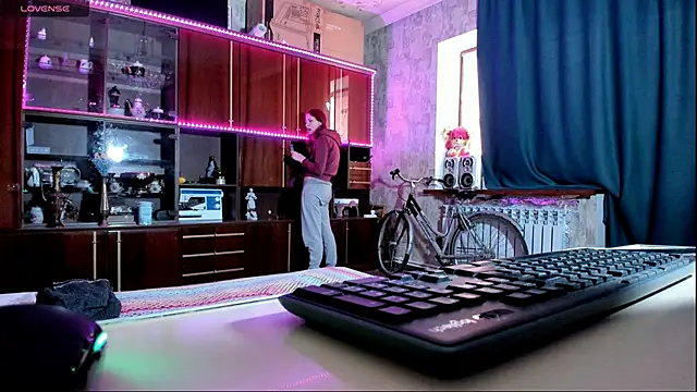 Snapshot of pa1e_pr1ncess chatting on 02/14/25, 10:07 pa1e pr1ncess online show from 02/14/25, 10:07