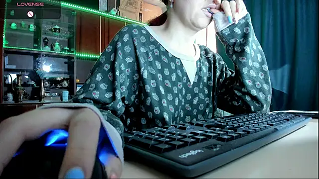 Snapshot of pa1e_pr1ncess chatting on 02/15/25, 11:50 pa1e pr1ncess online show from 02/15/25, 11:50