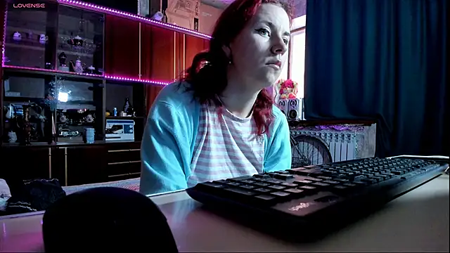 Snapshot of pa1e_pr1ncess chatting on 02/18/25, 06:26 pa1e pr1ncess online show from 02/18/25, 06:26