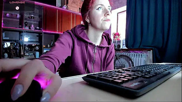 Snapshot of pa1e_pr1ncess chatting on 02/21/25, 06:40 pa1e pr1ncess online show from 02/21/25, 06:40