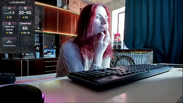 Snapshot of pa1e_pr1ncess chatting on 02/25/25, 07:42 pa1e pr1ncess online show from 02/25/25, 07:42