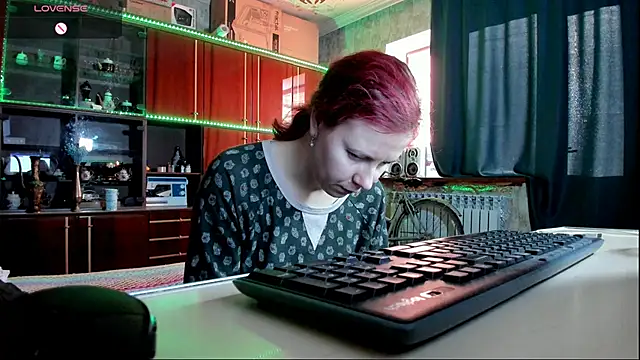 Snapshot of pa1e_pr1ncess chatting on 03/11/25, 02:07 pa1e pr1ncess online show from 03/11/25, 02:07