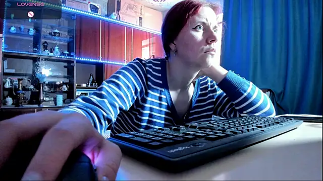 Snapshot of pa1e_pr1ncess chatting on 03/13/25, 11:30 pa1e pr1ncess online show from 03/13/25, 11:30