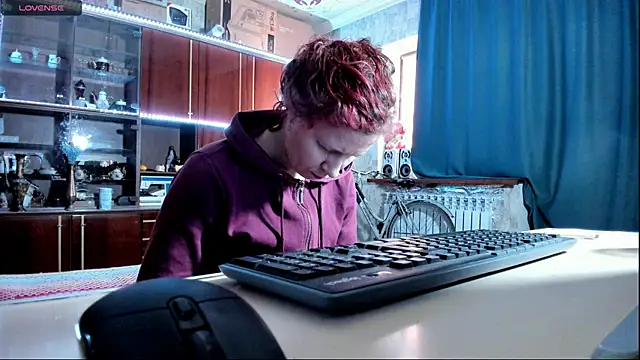 Snapshot of pa1e_pr1ncess chatting on 03/21/25, 05:43 pa1e pr1ncess online show from 03/21/25, 05:43