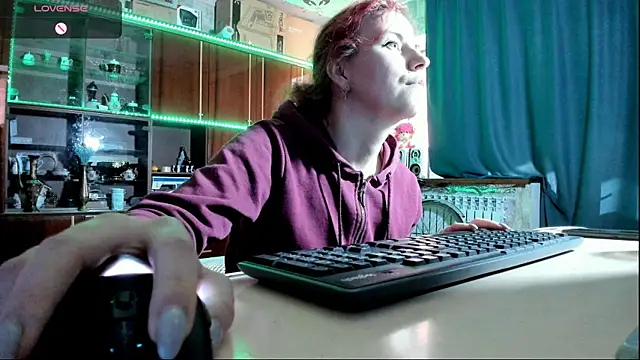 Snapshot of pa1e_pr1ncess chatting on 03/21/25, 11:55 pa1e pr1ncess online show from 03/21/25, 11:55