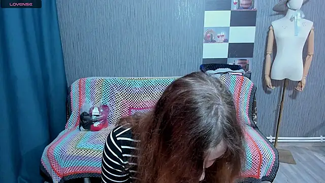 Snapshot of pa1e_pr1ncess chatting on 11/13/25, 08:24 pa1e pr1ncess online show from 11/13/25, 08:24