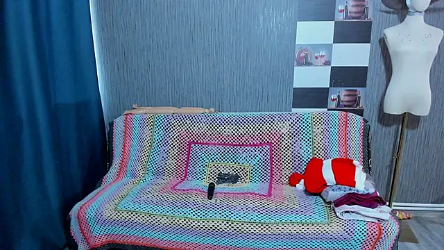 Snapshot of pa1e_pr1ncess chatting on 12/16/25, 07:57 pa1e pr1ncess online show from 12/16/25, 07:57