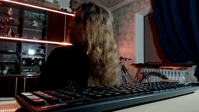 pa1e pr1ncess online show from 04/18/26, 11:27