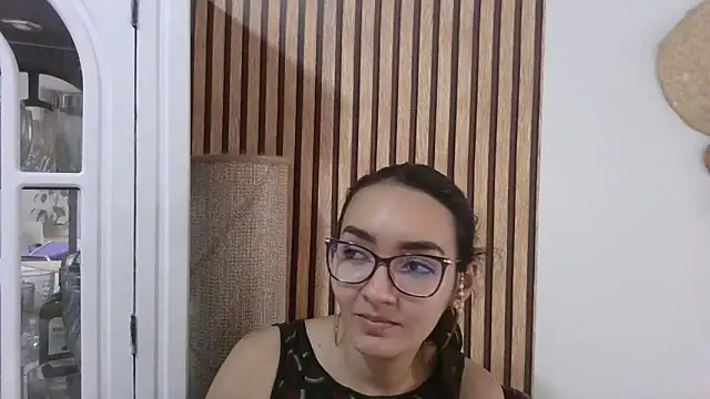 LinzyBaner online show from 02/13/25, 06:05