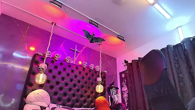 Snapshot of AlexHoe_ chatting on 03/01/25, 09:48 AlexHoe online show from 03/01/25, 09:48