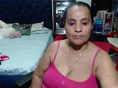 Snapshot of pervert_mommy_ chatting on 01/02/25, 04:46 pervert mommy online show from 01/02/25, 04:46